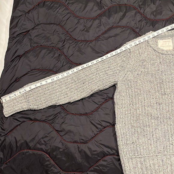 Banana Republic Heritage Sweater - Picture 8 of 13